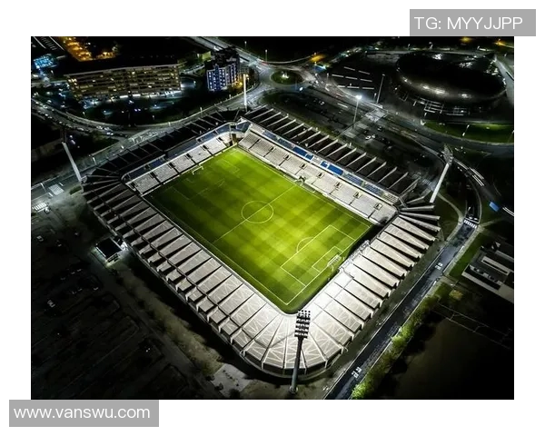 纯白球星闪耀绿茵赛场书写无瑕传奇引领足球新风潮