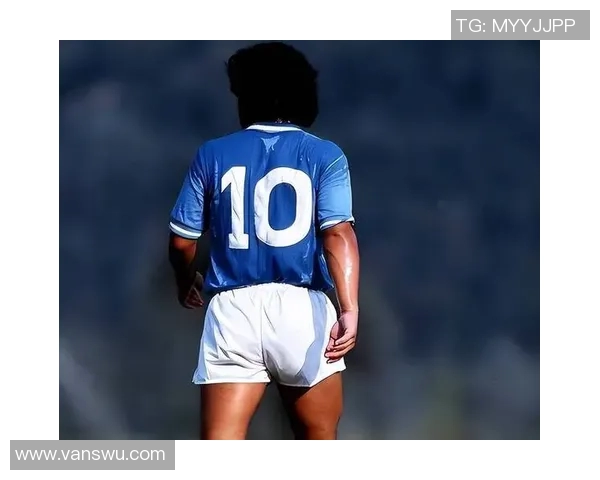 荷兰中锋足球巨星的辉煌生涯与绿茵场上不可阻挡的传奇风采